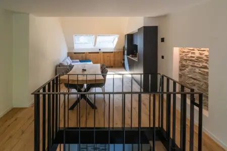 The Cave, Maison à La Roche avec vue sur le château - Photo 10