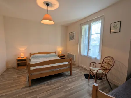 Gîte au Bord de la Creuse avec Jardin Privé, Gite 6 personnes à Ceaulmont - Photo 2
