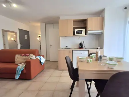 Appartement climatisé 4/6 personnes proche plage avec deux chambres - Photo 1