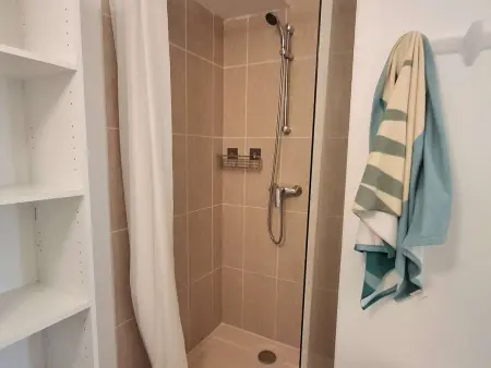 Appartement climatisé 4/6 personnes proche plage avec deux chambres - Photo 11