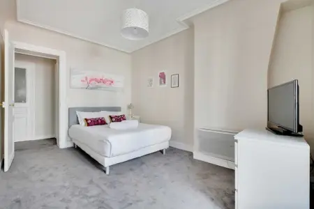 SS-1-RONDONNEAUX, Appartement lumineux - 2BR-4P - Belleville - Photo 7
