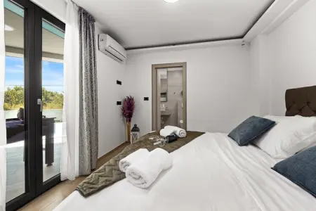 Villa Speranza with Private Illuminated Pool, Villa avec piscine privée éclairée - Photo 25