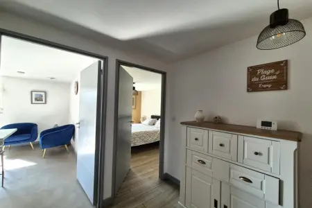 Joli rez-de-jardin avec terrasse sud plage 800 m, Appartement à Erquy proche plages - Photo 4