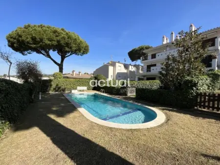 Appartement rez-de-chaussée S'Agaró avec jardin, piscine, WiFi, parking et climatisation - Photo 6