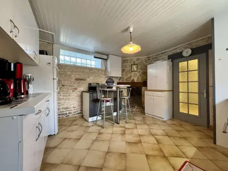 Maison rénovée 3 pièces, cour commune à Saint Pierre d'Oléron - Photo 2