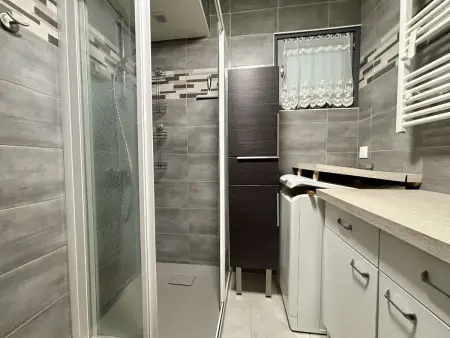 Maison rénovée 3 pièces, cour commune à Saint Pierre d'Oléron - Photo 3
