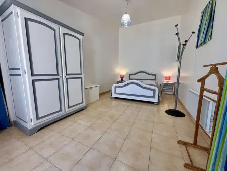 Maison rénovée 3 pièces, cour commune à Saint Pierre d'Oléron - Photo 5