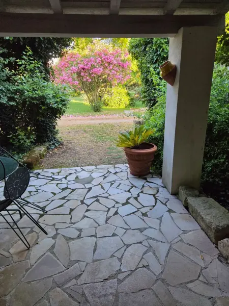 Appartement familial à Arles avec jardin et piscine - Photo 3