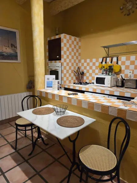 Appartement familial à Arles avec jardin et piscine - Photo 18