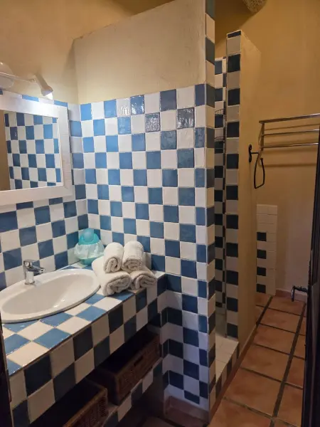 Appartement familial à Arles avec jardin et piscine - Photo 22