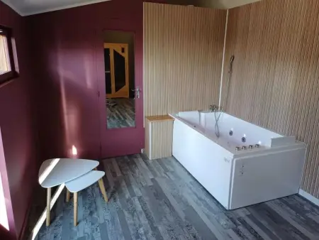 Chalet avec bain à remous à Saint-Loup-Terrier - Photo 5