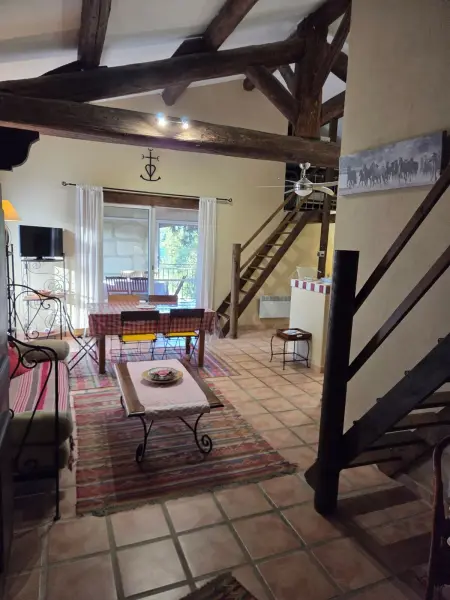 Appartement spacieux à Arles avec piscine et jardin partagé - Photo 2