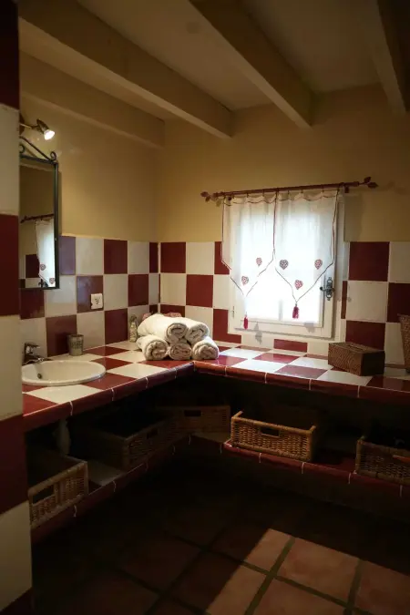 Appartement spacieux à Arles avec piscine et jardin partagé - Photo 20