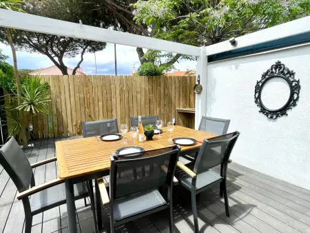 Maison moderne proche plage avec patio et parking privatif - Photo 6
