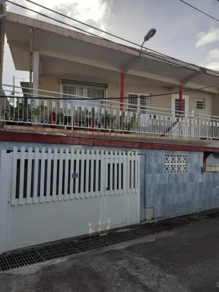 Maison conviviale à Fort-de-France avec terrasse - Photo 12