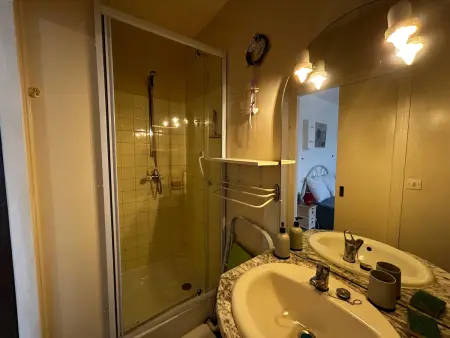 Studio en centre-ville avec WIFI, proche thermes - Photo 9