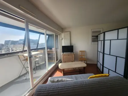 Grand studio 40m² avec coin nuit, vue mer et port, parking privé - Photo 2