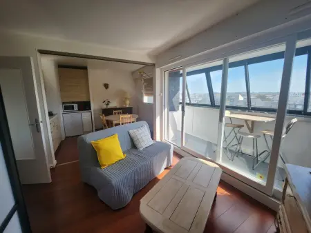 Grand studio 40m² avec coin nuit, vue mer et port, parking privé - Photo 3