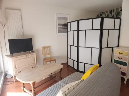 Grand studio 40m² avec coin nuit, vue mer et port, parking privé - Photo 5