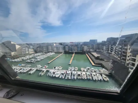 Grand studio 40m² avec coin nuit, vue mer et port, parking privé - Photo 8