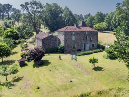 Maison des Yourtes, Petit gîte confortable au milieu du nature - Photo 1