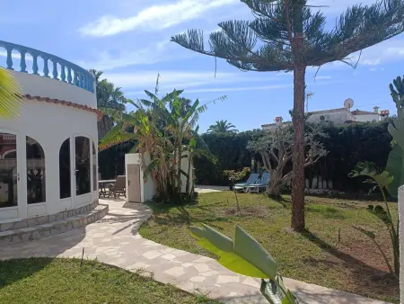 Maison moderne près de la plage, piscine, WiFi, climatisation - Photo 5