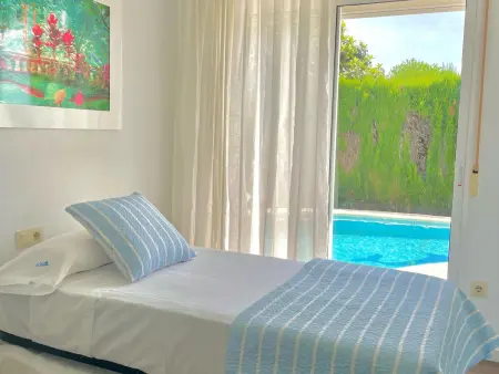 Maison moderne près de la plage, piscine, WiFi, climatisation - Photo 13
