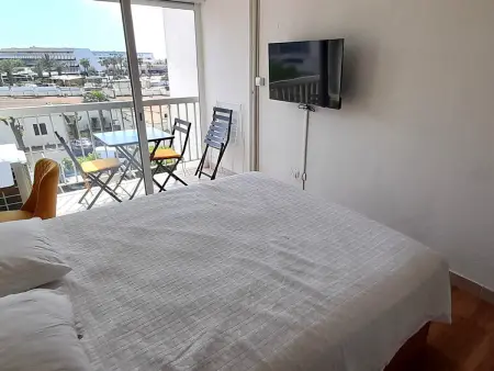 Studio rénové climatisé pour 2, balcon, Cap d'Agde - Photo 4