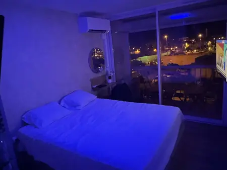 Studio rénové climatisé pour 2, balcon, Cap d'Agde - Photo 5