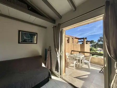 Studio avec Mezzanine, Terrasse à 230m Plage, Appartement 4 personnes à Lumio - Photo 4