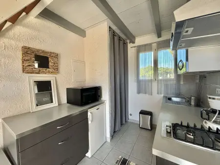 Studio avec Mezzanine, Terrasse à 230m Plage, Appartement 4 personnes à Lumio - Photo 9