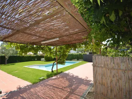 Maison Confortable avec Piscine Privée et Jardin à Sant Pere Pescador - Photo 8