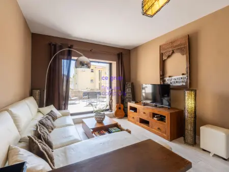 Appartement Spacieux Récent, Terrasse & Piscine - Grifeu - Photo 2