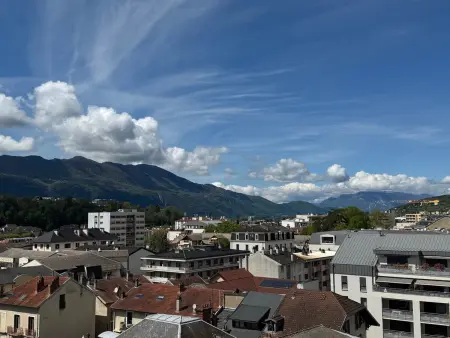 Superbe T2 rénové, climatisé, parking, balcon - Vue ville et montagnes - Photo 13