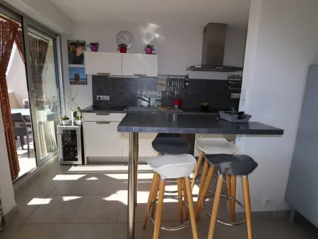Luxueux P3 au Grau-du-Roi avec Terrasse et Parking Privé - Photo 4