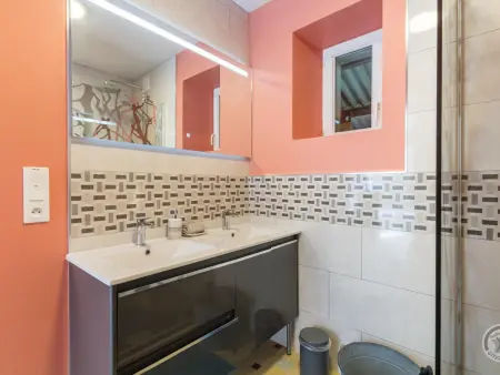 Maison champêtre avec jardin clos, idéal pour familles - Photo 10
