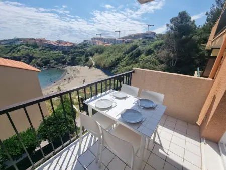 Appartement T2 à Collioure avec terrasse et parking, accès direct à la plage - Photo 1