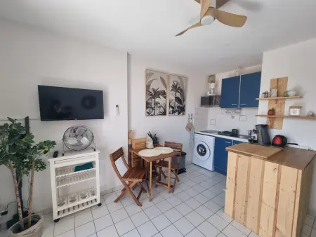 Appartement T2 à Collioure avec terrasse et parking, accès direct à la plage - Photo 2