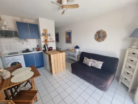 Appartement T2 à Collioure avec terrasse et parking, accès direct à la plage - Photo 3