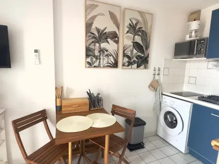 Appartement T2 à Collioure avec terrasse et parking, accès direct à la plage - Photo 4