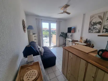 Appartement T2 à Collioure avec terrasse et parking, accès direct à la plage - Photo 7