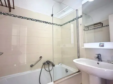 Appartement 6 personnes avec Wi-Fi, vue mer depuis terrasse - Photo 4