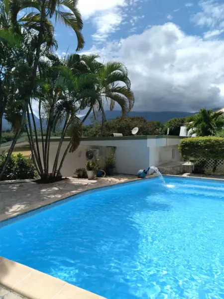 Bungalow charmant à Capesterre-Belle-Eau, 35 m², piscine - Photo 1
