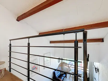 CARNON - F2 Mezzanine tout confort sur port, rénové et bien équipé - Photo 9