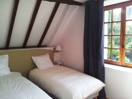 Charmante Grange Rénovée avec Vue Panoramique, Gite 12 personnes à Bressolles (Allier) - Photo 4