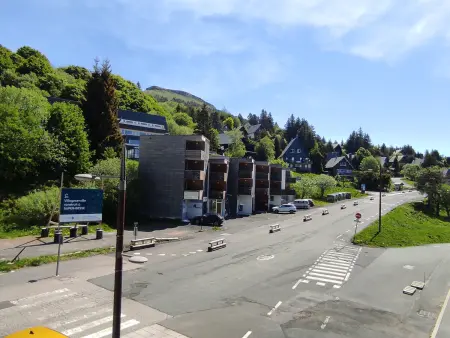 Studio montagnard au cœur de Super Besse avec parking privé - Photo 28