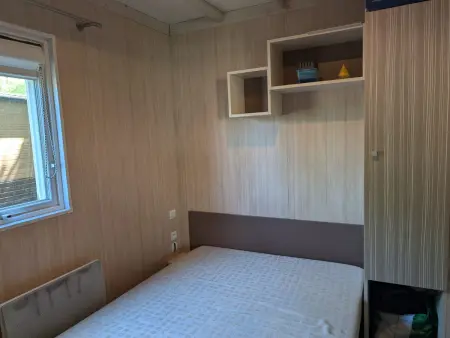 Mobil-home moderne dans la nature d'Auvergne, Chalet 6 personnes à Égliseneuve d'Entraigues - Photo 8