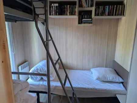 Mobil-home moderne dans la nature d'Auvergne, Chalet 6 personnes à Égliseneuve d'Entraigues - Photo 9
