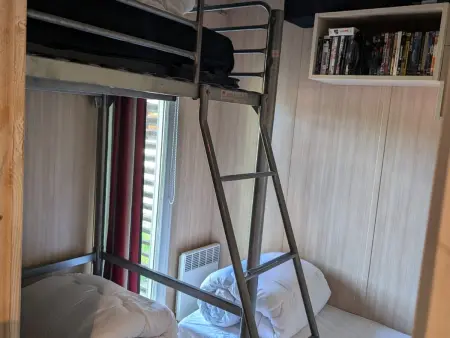 Mobil-home moderne dans la nature d'Auvergne, Chalet 6 personnes à Égliseneuve d'Entraigues - Photo 10