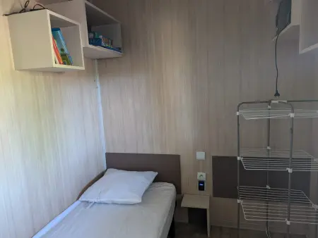 Mobil-home moderne dans la nature d'Auvergne, Chalet 6 personnes à Égliseneuve d'Entraigues - Photo 13